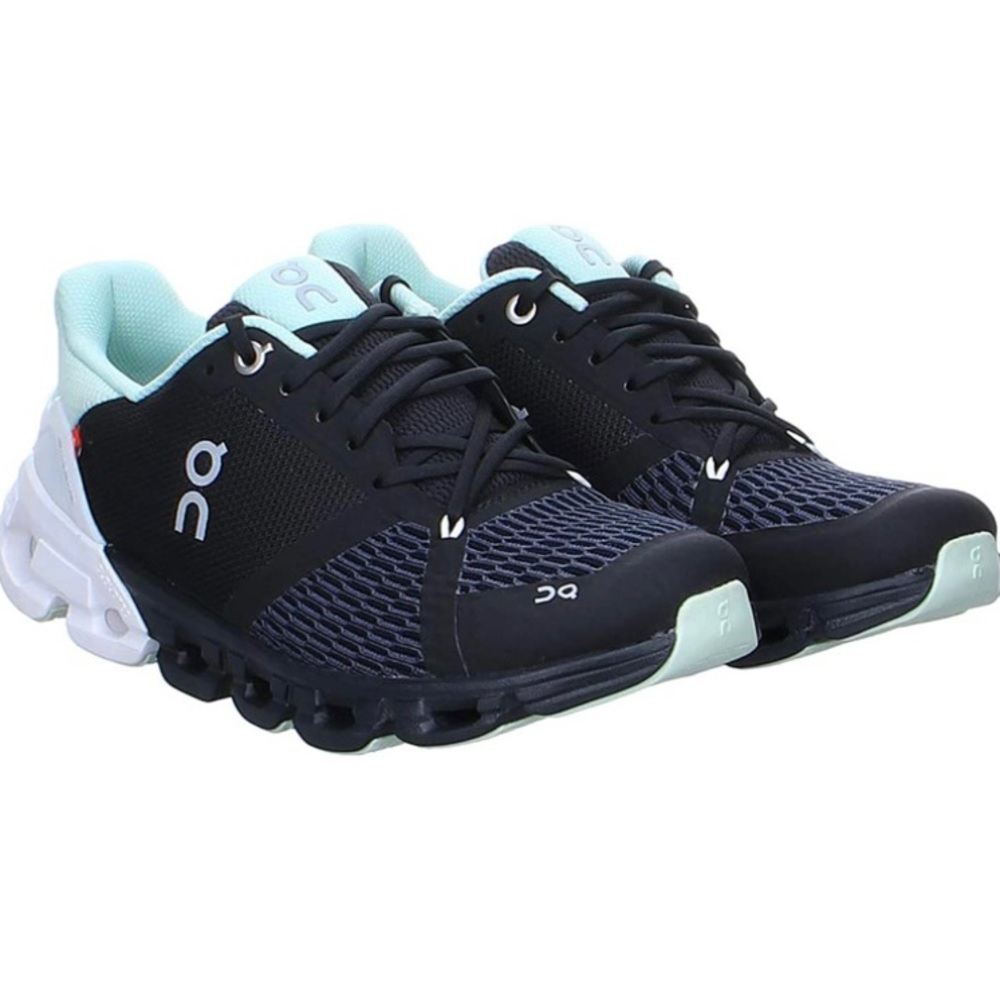 On Cloudflyer running sneakers